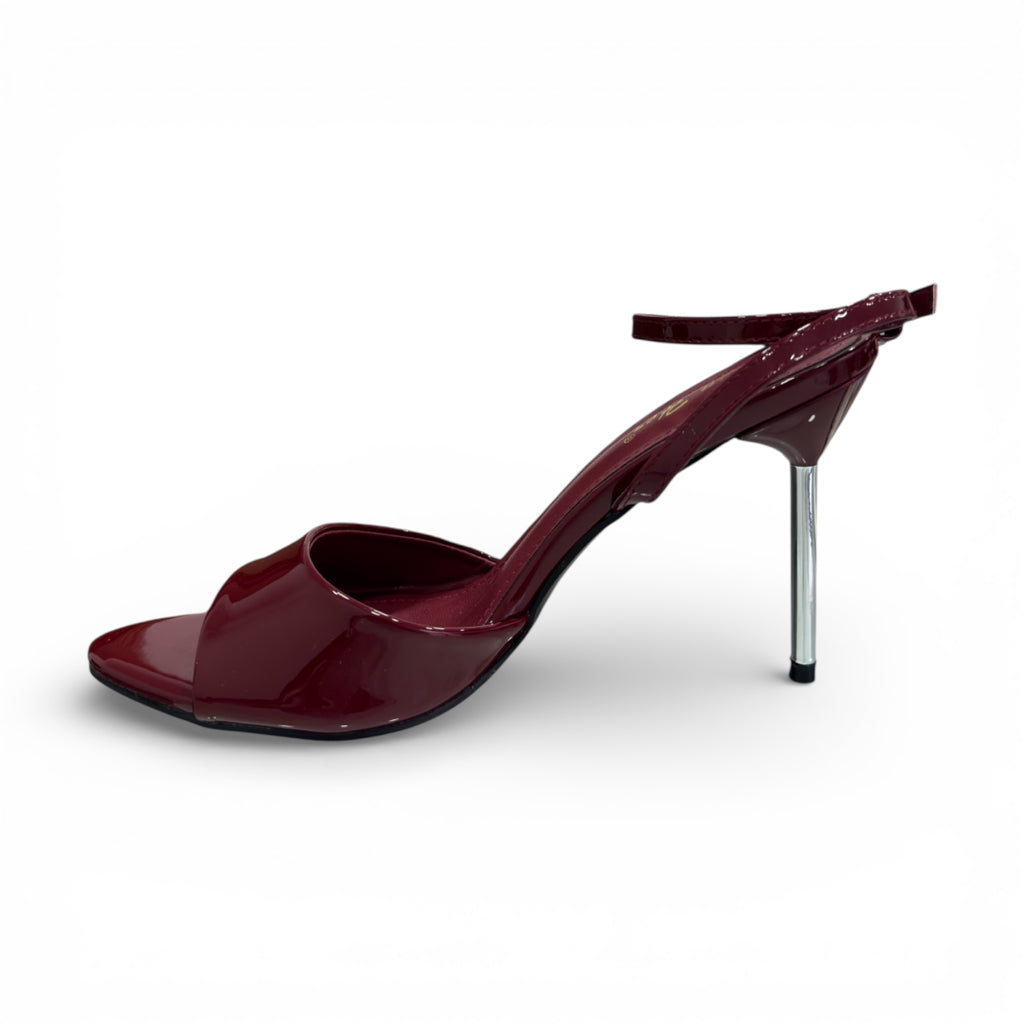SANDALI VERNICE CINTURINO M131