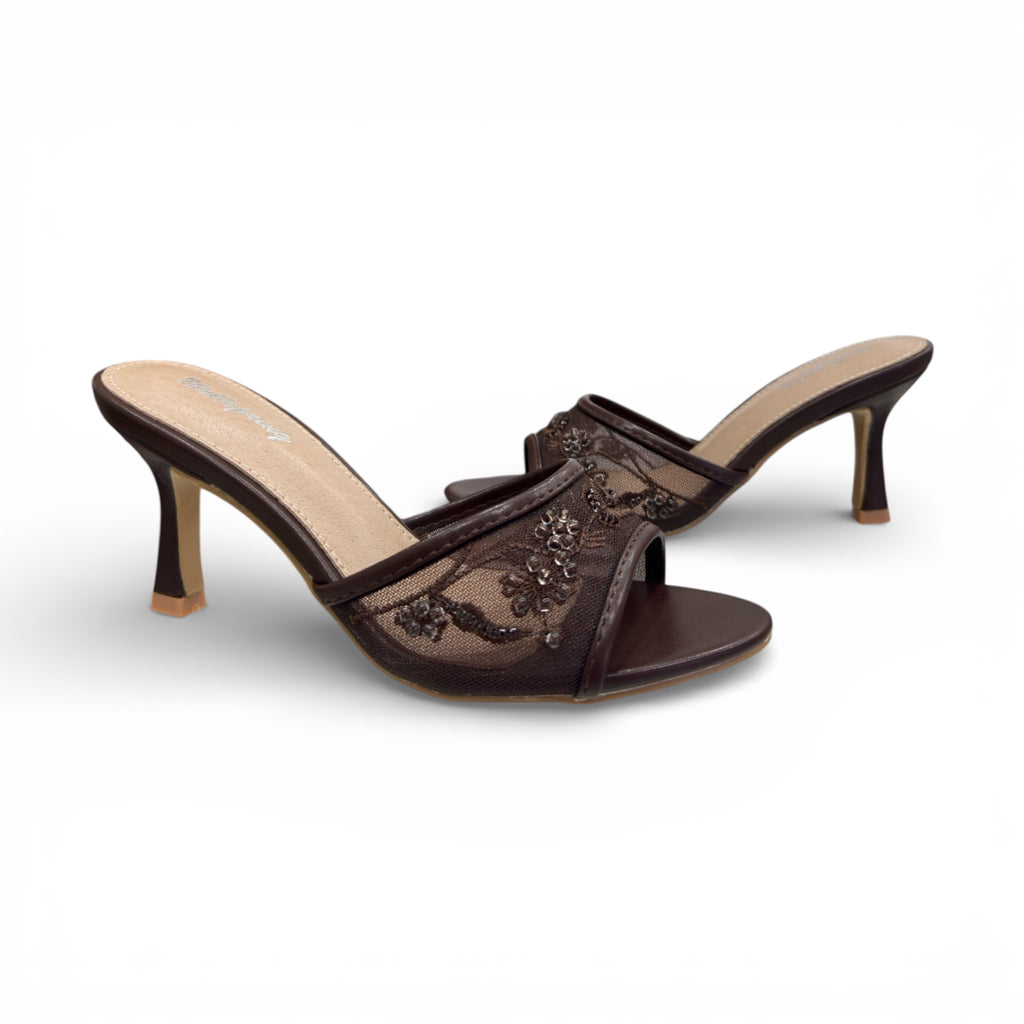 SANDALI CON RICAMO M789